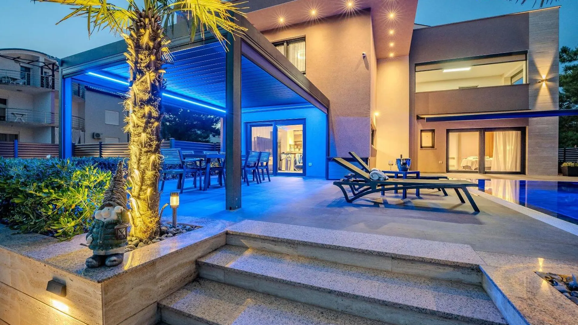 Apartments Villa Royal Vir 0*,  Kroatië